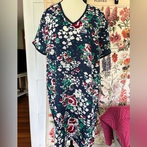 COPY - Gold Coast size M swim suit cover up. Navy blue floral. Trim to neckline…